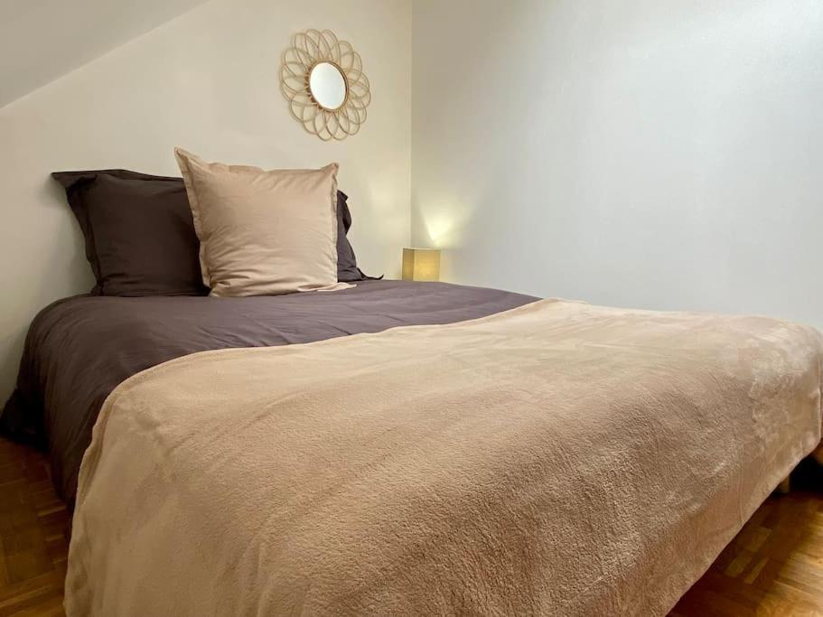 Le Cosy Troyen Secteur Calme 4 Personnes Parking Prive Troyes Exterior foto