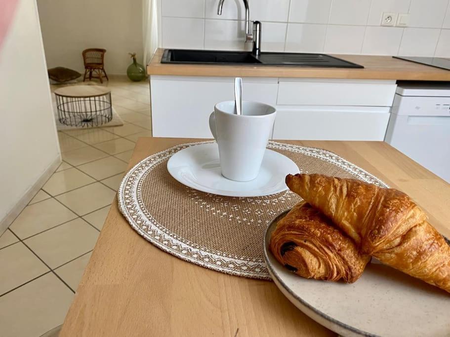 Le Cosy Troyen Secteur Calme 4 Personnes Parking Prive Troyes Exterior foto